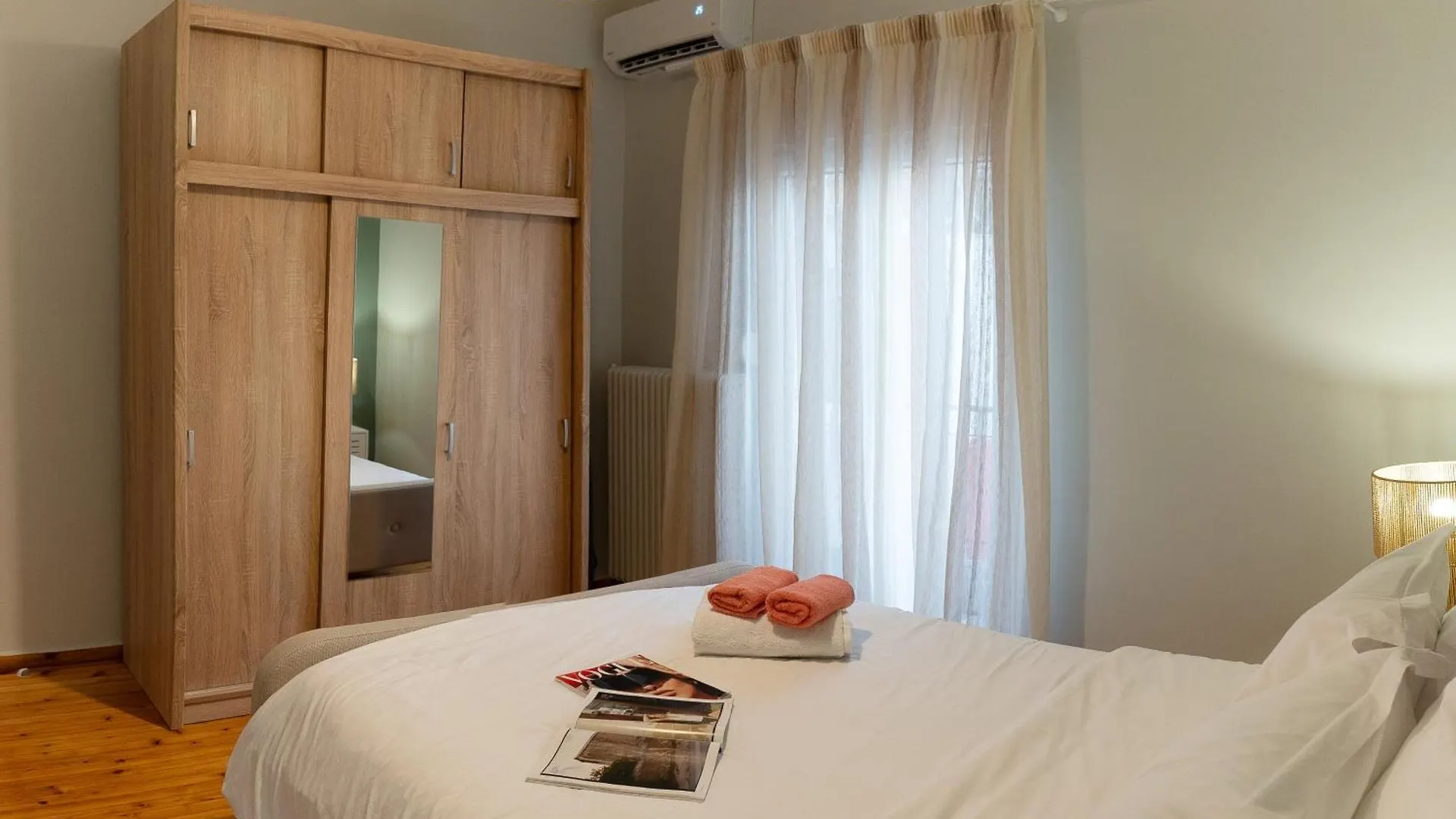 Prime Location - 2 Bd Boutique Apartment Salonicco